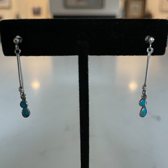 Vintage Dainty Sterling Silver (925) & Turquoise Dangle Earrings 1.5" drop Sz OS - Picture 2 of 10